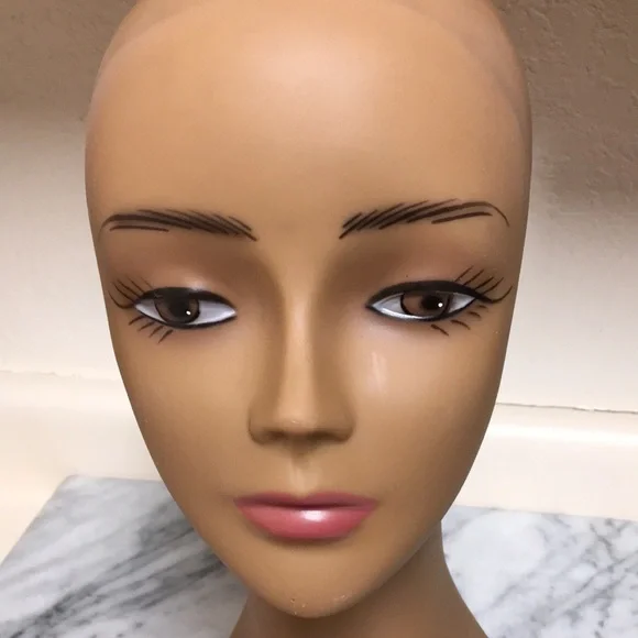 Motown Tress Mannequin Head - Picture 8 of 12